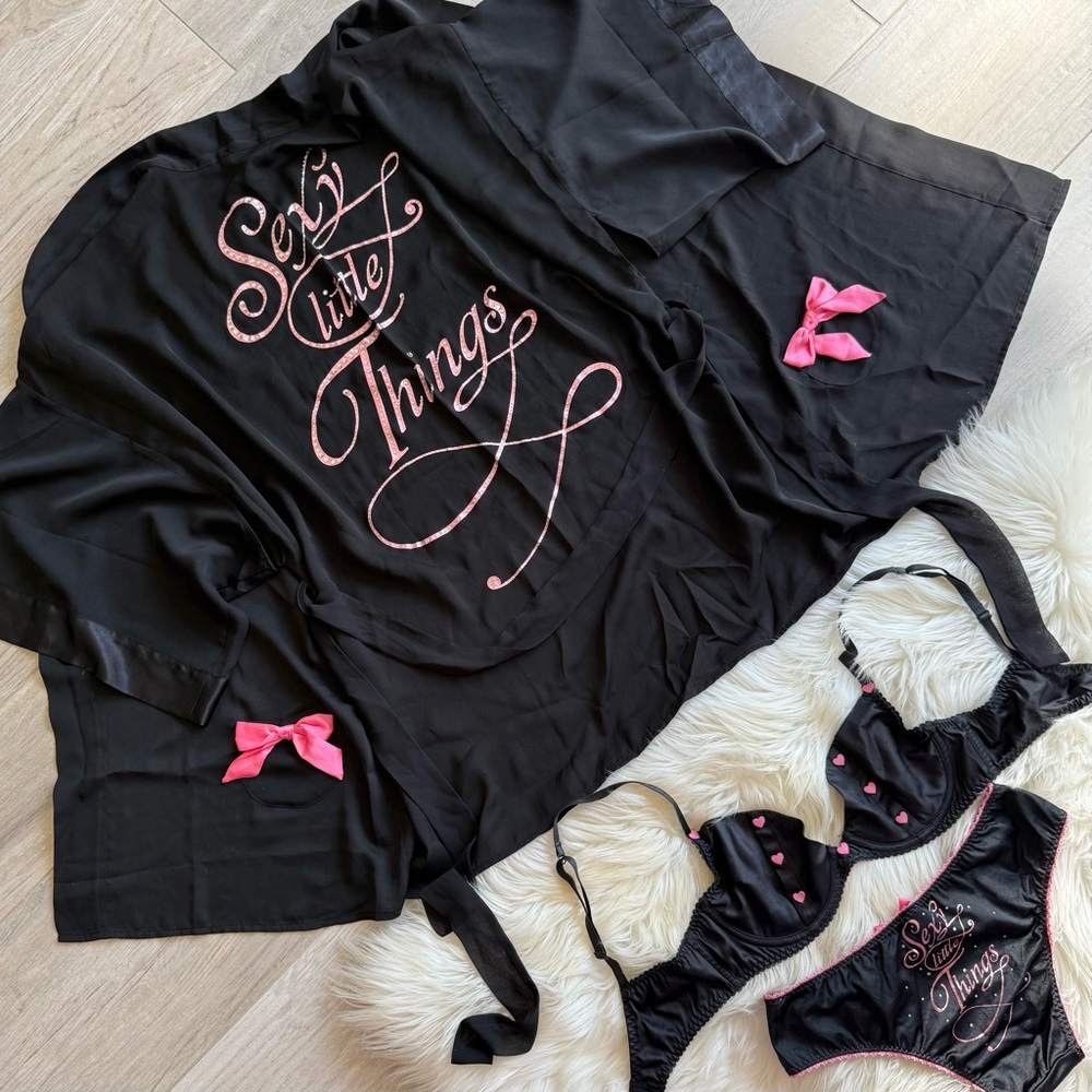 3Pcs 34B/M VS Victoria’s Secret Sexy little thing Rhinestones Robe & Bra& Panty